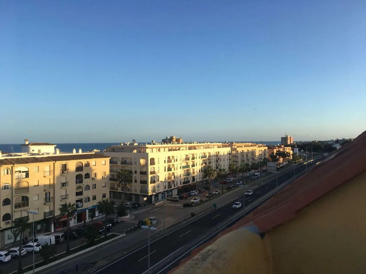 Soleado Paraíso Familiar: Golf, Playa y Desayuno Incluido San Luis de Sabinillas 0*,